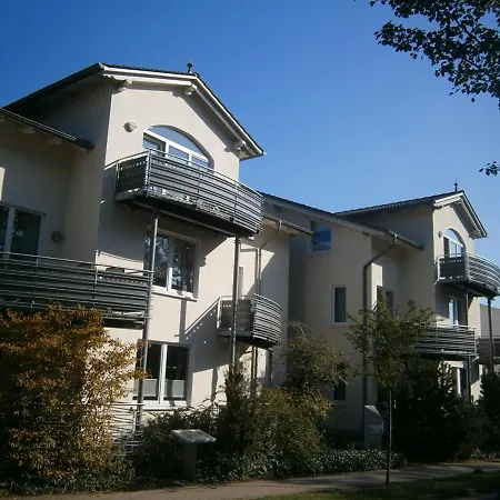 Strandnahe Mit Schwimmbad Im Haus, A Cappella 63, בינץ