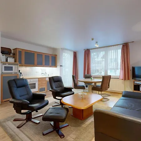 Aparthotel Strandnahe Mit Schwimmbad Im Haus, A Cappella 63, Binz