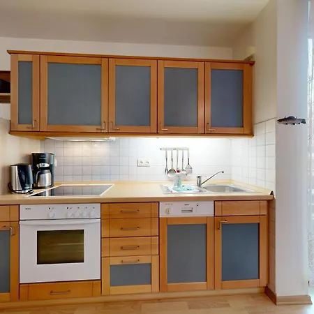 Strandnahe Mit Schwimmbad Im Haus, A Cappella 63, 4* Binz