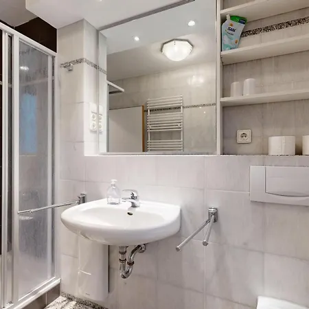 Strandnahe Mit Schwimmbad Im Haus, A Cappella 63, Aparthotel 4*