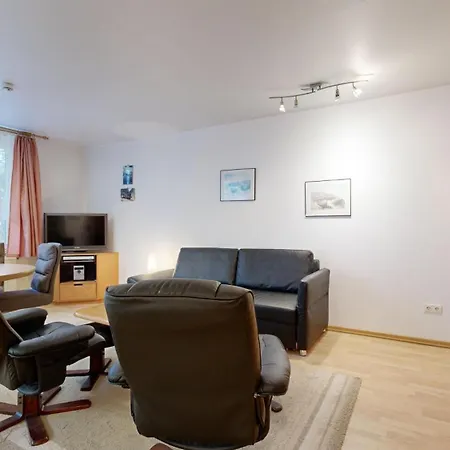 Aparthotel Strandnahe Mit Schwimmbad Im Haus, A Cappella 63, Binz