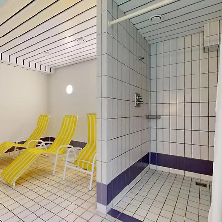 Strandnahe Mit Schwimmbad Im Haus, A Cappella 63, Apartamento *